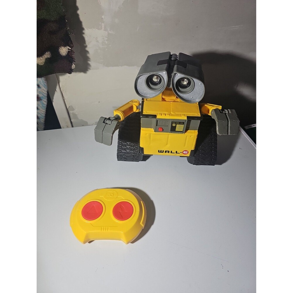 Disney Pixar Wall-E Thinkway Remote Control RC Toy With Remote Works Great!